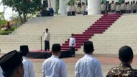Wakil Bupati Shobih Asrori pimpin Apel Hari Santri Nasional di halaman Kantor Bupati. (rif) Mengawal Indonesia Merdeka Menuju Peradaban Dunia, Wakil Bupati Pimpin Apel HSN 2025