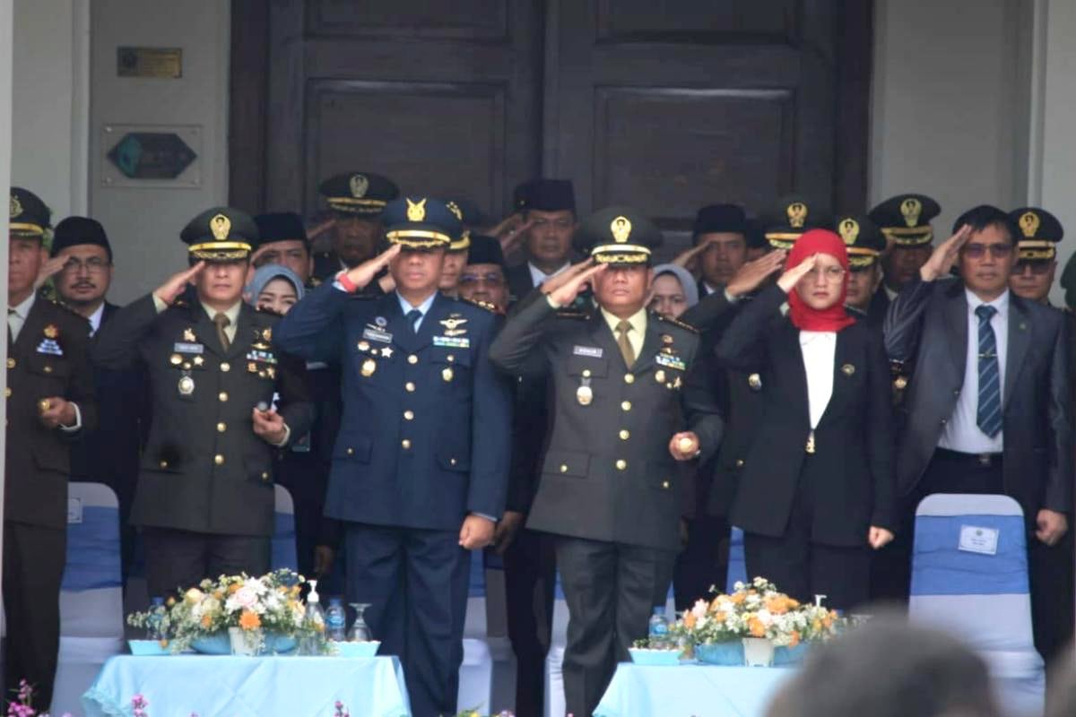Dandim 0833 hadiri upacara Hari Sumpah Pemuda ke-97 di Balai Kota Malang. (ist) Dandim 0833 Hadiri Upacara Hari Sumpah Pemuda ke-97 di Balai Kota Malang