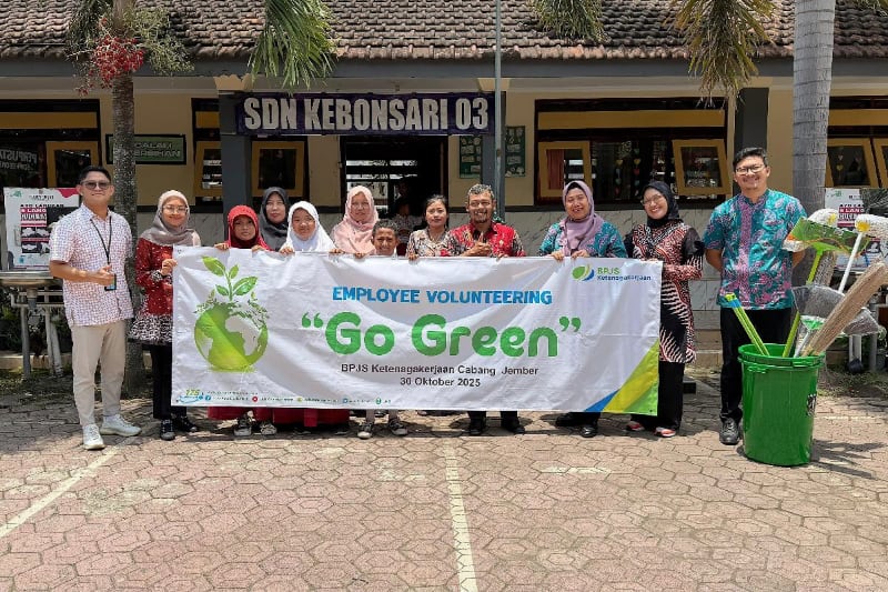 BPJS Ketenagakerjaan Jember Aksi 'Go Green' di SDN Kebonsari 03