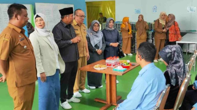 Komisi IV Dewan Perwakilan Rakyat Daerah_11zon Pastikan Keamanan Olahan MBG, DPRD dan Dinkes Kabupaten Malang Tinjau SPPG Sidodadi Lawang