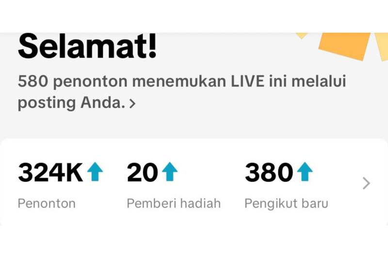 Banjir Komentar di Live Akibat Kemiripan Wajah, Owner Rentcar di Batu Mendadak Jadi Sorotan Mirip 'Sahara Viral' 1 Banjir Komentar di Live Akibat Kemiripan Wajah, Owner Rentcar di Batu Mendadak Jadi Sorotan Mirip 'Sahara Viral'