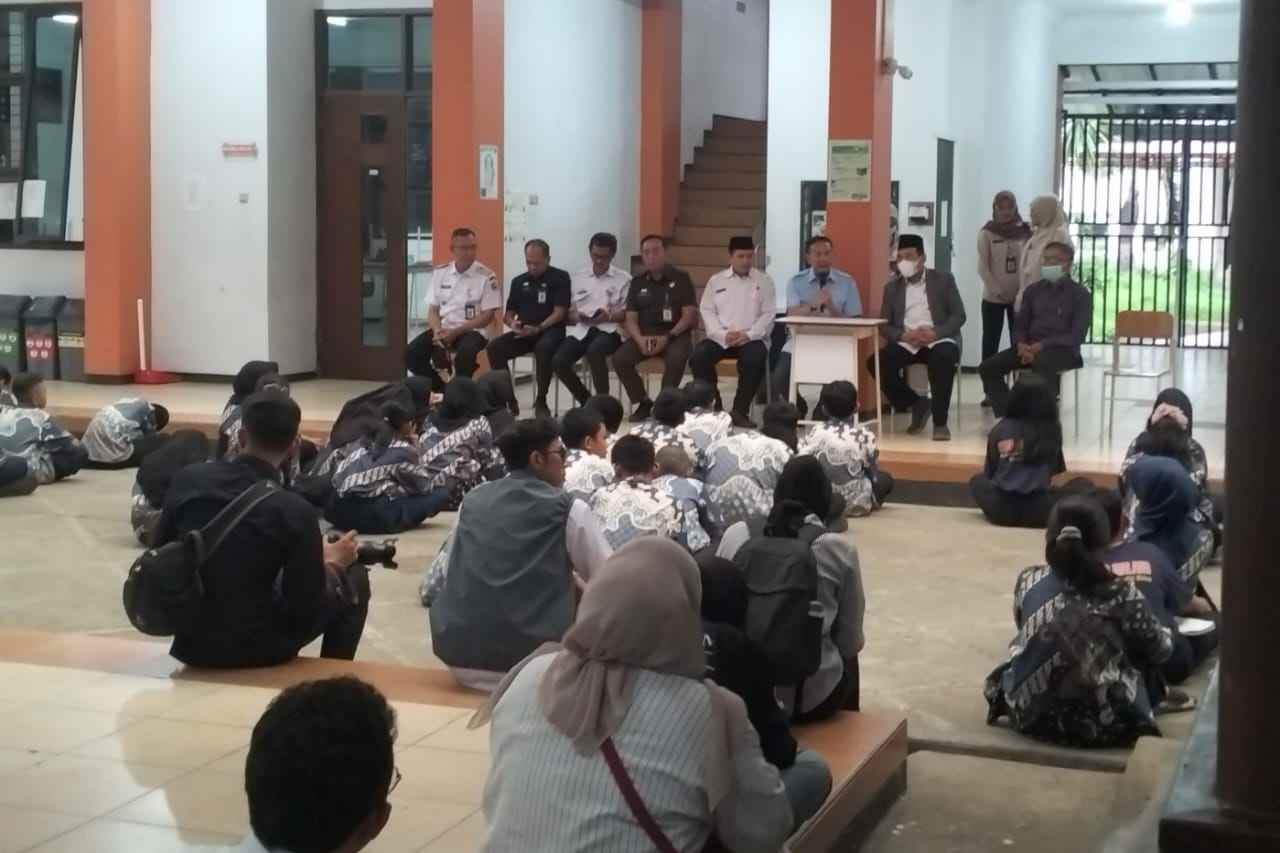 Ombudsman RI melakukan kunjungan ke SRMP 16 Kota Malang. (ist_11zon Sekolah Rakyat Kota Malang Disorot Ombudsman, Pemerintah Upayakan Sarana Pendidikan Terpenuhi