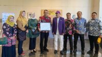 Pemkab Jember saat foto bersama setelah mendapatkan penghargaan dari ICPRA. (ist) Pemkab Jember Raih ICPRA Atas Keberhasilan Pendekatan Pentahelix Collaboration