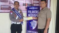 Petugas Polantas saat memberikan pelayanan penerbitan BKPB kepada masyarakat. (Seru.co.idams) Wujudkan Layanan Prima, Satlantas Polres Trenggalek Dorong Program Polantas Menyapa