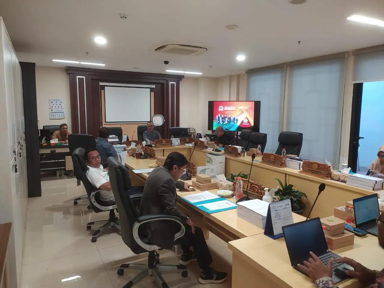 RDP Polemik Reklame SPBU Tiga kali Tertunda, DPRD Surabaya Desak Bapenda Beri Jawaban