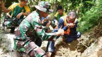 Satgas TMMD 126 Kodim 0818Malang-Batu tinjau dan cek pipanisasi di Dusun Sengkaringan. (ist_11zon Satgas TMMD 126 Kodim 0818/Malang-Batu Tinjau dan Cek Pipanisasi di Dusun Sengkaringan