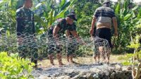 TMMD 126 Kodim 0818 pemasangan bronjong kawat, cegah erosi dan banjir di Dusun Sukamaju Lebakharjo. (ist) TMMD 126 Kodim 0818 Pemasangan Bronjong Kawat, Cegah Erosi dan Banjir di Dusun Sukamaju Lebakharjo