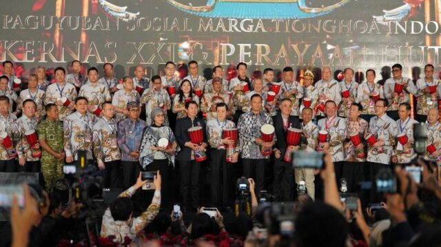 Wali Kota Batu bersama AHY dan peserta PSMTI dalam seremonial pembukaan Rakernas. (ist) Wali Kota Batu Manfaatkan Momen Rakernas PSMTI ke-21 untuk Tarik Investasi ke Kota Batu