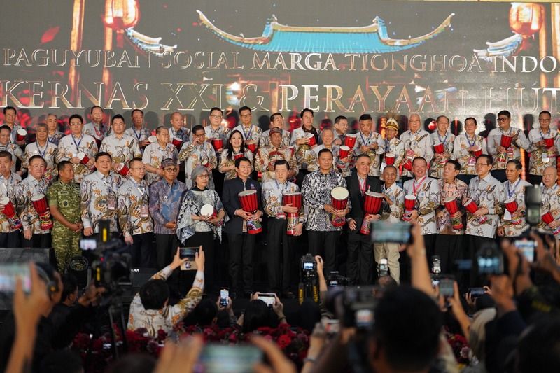 Wali Kota Batu bersama AHY dan peserta PSMTI dalam seremonial pembukaan Rakernas. (ist) Wali Kota Batu Manfaatkan Momen Rakernas PSMTI ke-21 untuk Tarik Investasi ke Kota Batu