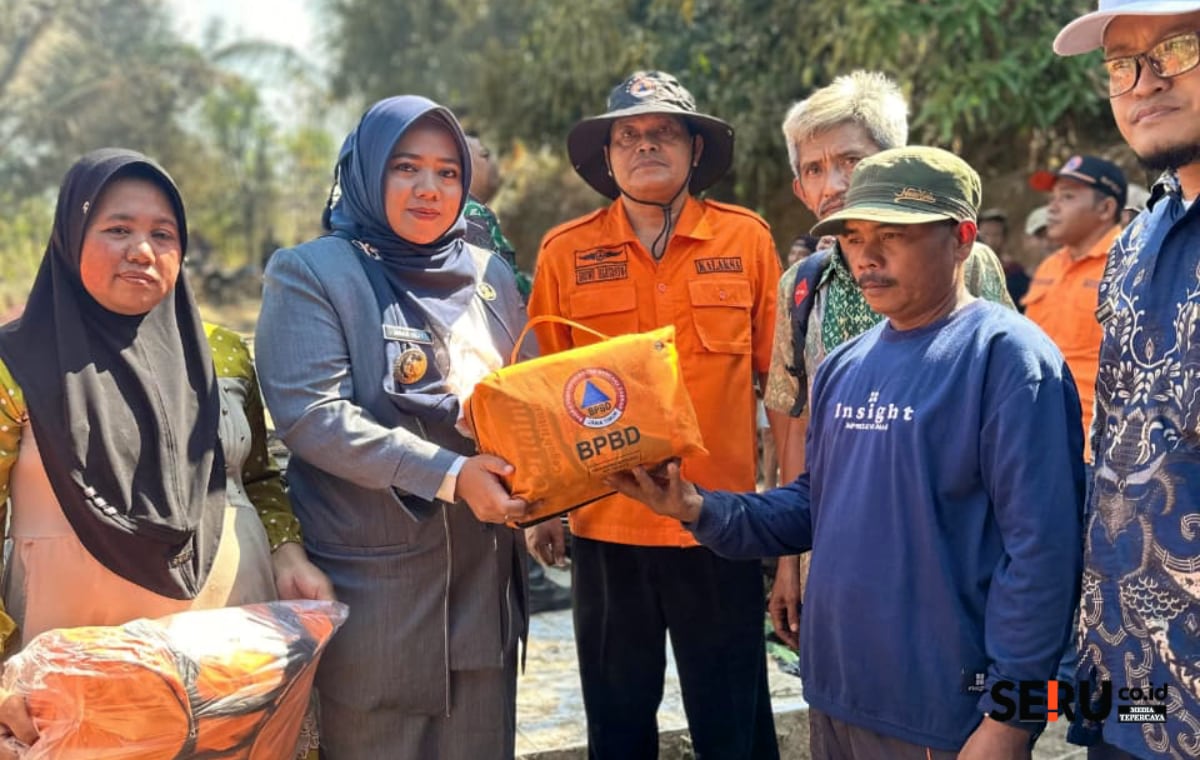 Rumah dan Toko Hangus Terbakar, Wabup Ulfi Langsung Datang Berikan Bantuan