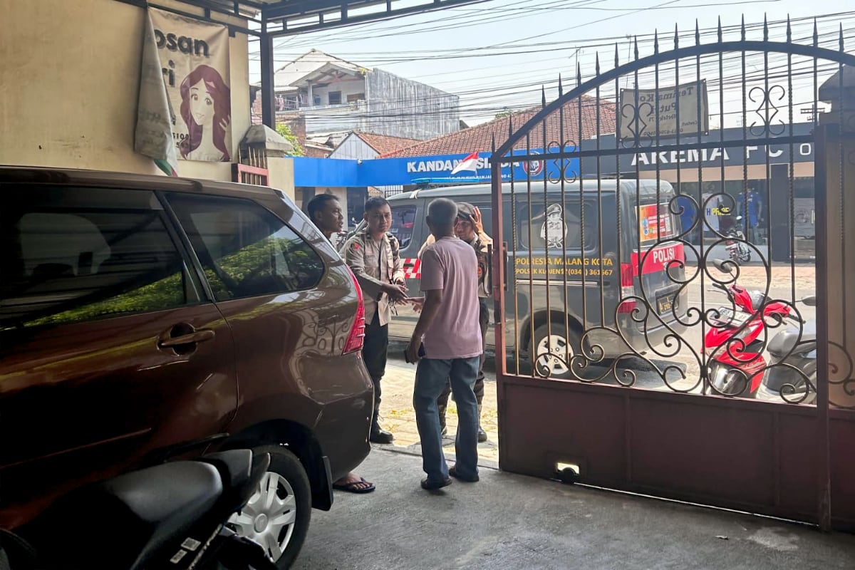 Polisi mendatangi lokasi pencurian motor milik mahasiswi Poltekkes Malang. (ist)