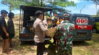 Proses evakuasi korban Laka air Pantai Modangan yang ditemukan di Kabupaten Blitar. (ist) Satu Korban Laka Air Pantai Modangan Ditemukan Meninggal Dunia di Perairan Pantai Gurah Blitar