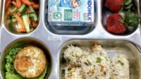 Menu MBG nasi goreng telur ceplok di hari ulang tahun Presiden Prabowo. (ist) Nasi Goreng Telur Ceplok Jadi Menu Serentak MBG di Hari Ulang Tahun Prabowo