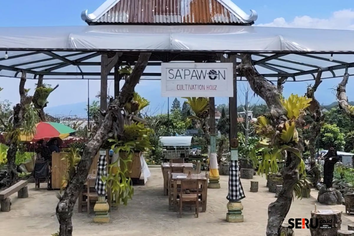 Salah satu pondok kuliner di dalam Wisata Dusun Kuliner yang menyajikan aneka jenis minuman herbal. (Seru co.id/dik)