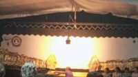 Pertunjukan Wayang Kulit yang digelar di pelataran Situs Wurandungan dengan lakon 'Semar mBangun Kayangan' dengan dalang Ki Dian Permana Putra, seorang Dalang Muda Malangan. (Seru.co.id/dok) Desa Landungsari Digadang-gadang Menjadi Desa Budaya di Kabupaten Malang