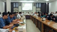 Rapat dengar pendapat umum keluhan warga terhadap polusi dan parkir truk PG Krebet Baru, Kecamatan Bululawang. (Seru.co.id/wul) Enam Desa di Bululawang Keluhkan Polusi dan Parkir Truk PG Krebet Baru