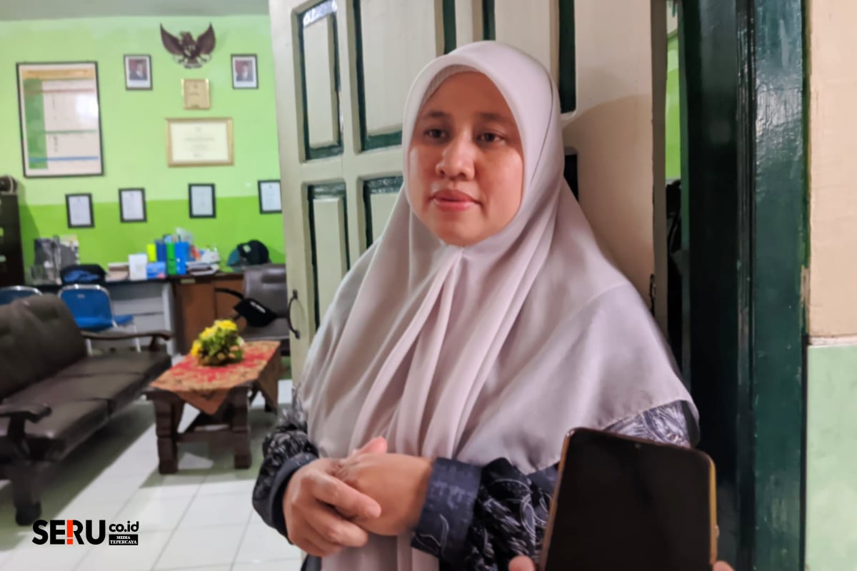Pihak Sekolah Buka Suara Dugaan Keracunan Massal MBG di MTs Al Khalifah Cepokomulyo 1 Kepala MTs Al Khalifah, Nur Kholida. (Seru.co.id/wul)