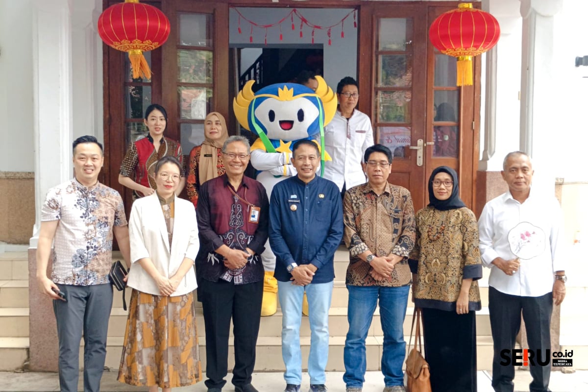 Pameran Karya Seni Tiongkok-Indonesia Pererat Hubungan Budaya Dua Negara 2 Wali Kota Malang usai membuka pameran seni Tiongkok-Indonesia di Graha Tumapel. (Seru.co.id/bas)