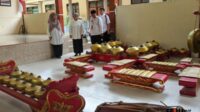 Wakil Bupati Malang, Lathifah Shohib bersama jajaran saat meninjau ke SDN 4 Panggungrejo Kepanjen, sebagai salah satu yang terpilih sebagai sekolah unggulan di Kabupaten Malang. (Seru.co.id/wul) Wabup Latifah Tinjau Sekolah Unggulan, Kekurangan Bakal Dievaluasi dan Direnovasi Tahun 2026