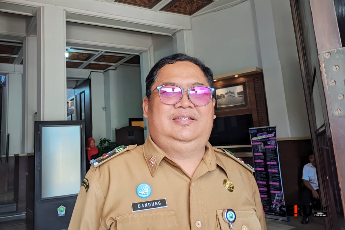 Kepala DPUPRPKP Kota Malang menanggapi sorotan proyek drainase LA Sucipto. (Seru.co.id/bas) Drainase LA Sucipto Ramai Disorot, Pemkot Malang Sebut Proyek Tak Mangkrak