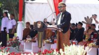 Wawali Batu Heli Suyanto saat membacakan amanat dalam Upacara Hari Sumpah Pemuda di Balai Kota Among Tani Pemkot Batu. (ist) Kota Batu Peringati Sumpah Pemuda ke-97, Wawali Heli Suyanto Gaungkan Semangat "Bergerak dan Bersatu"