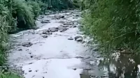 lustrasi kondisi sungai Brantas di wilayah Kota Batu saat dilakukan susur sungai. (ist Hulu Brantas Bersih, Tim Susur Sungai Justru Temukan Limbah dari Kandang Babi dan Pabrik tahu