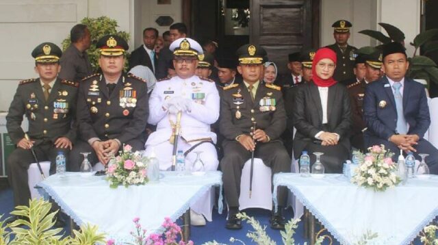 Dandim 0833 Ikuti Upacara Hari Pahlawan di Balai Kota Malang