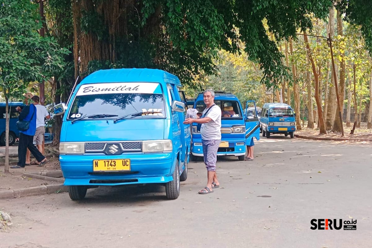 Sopir angkot menanti kepastian dari Pemkot Malang terkait nasib ke depan menjelang peresmian Trans Jatim. (bas) Tak Semua Sopir Direkrut Trans Jatim, Pemkot Malang Didesak Pastikan Kesejahteraan Angkot