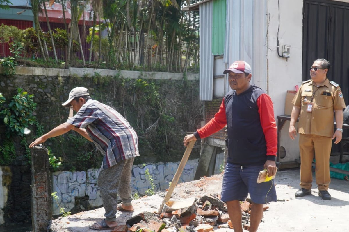 Pembangunan jembatan bailey Sonokembang dimulai untuk memulihkan akses warga. (pro) Jembatan Bailey Sonokembang Mulai Dibangun, Pemkot Malang Optimis Pulihkan Akses Warga
