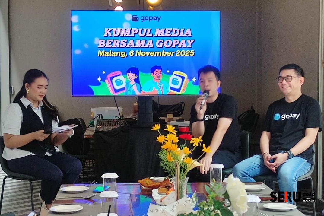 Kelvin Timotius dan Rudy Tantyo, menjelaskan keunggulan dan fitur lengkap GoPay, kepada awak media. (rhd) GoPay Sediakan Fitur Lengkap Dompet Digital Jangkau 100 Juta Pengguna