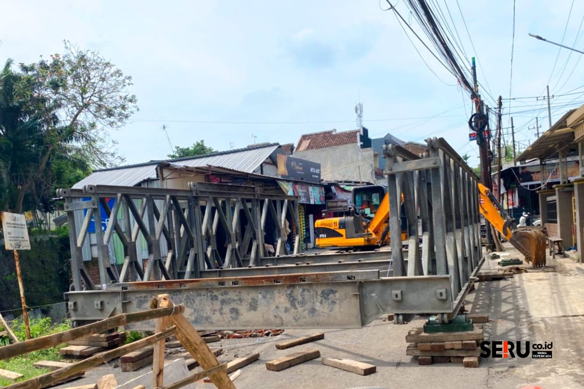 Tunggu Dua Pekan Lagi, Jembatan Bailey Sonokembang Siap Dilalui Kendaraan R2 dan R4