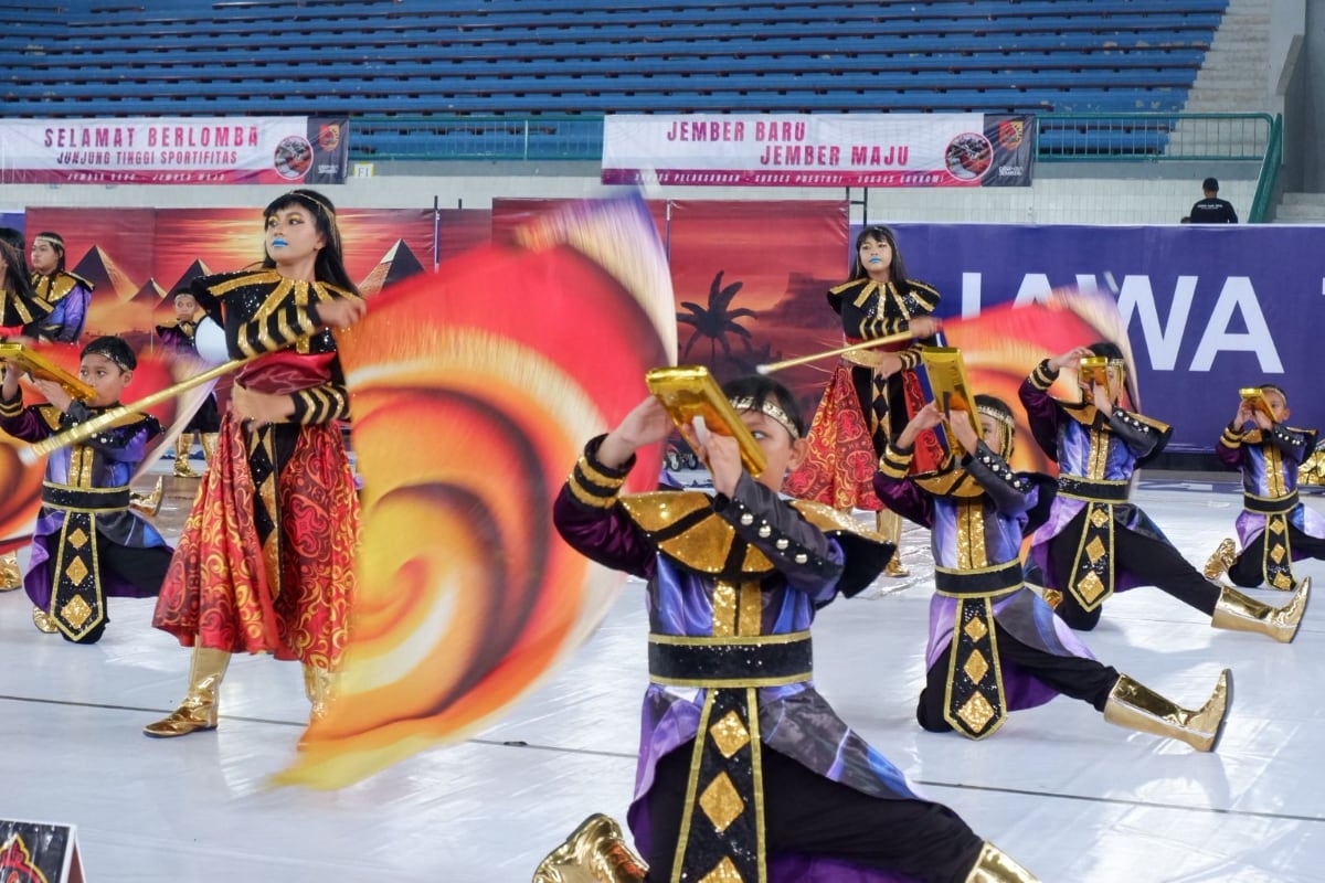Penampilan Marching Band di GOR Jember Gus Fawait Sebut Kejurprov Drum Band 2025 di Jember Ajang Sportivitas-Persaudaraan
