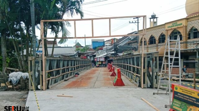 Uji Coba Jembatan Bailey Sonokembang Malam Ini, Warga Siap Siaga 24 Jam