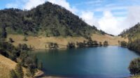 Ilustrasi Ranu Kumbolo, Gunung Semeru. (ist) BB TNBTS Evakuasi 187 Pendaki Ranu Kumbolo Aman dan Selamat