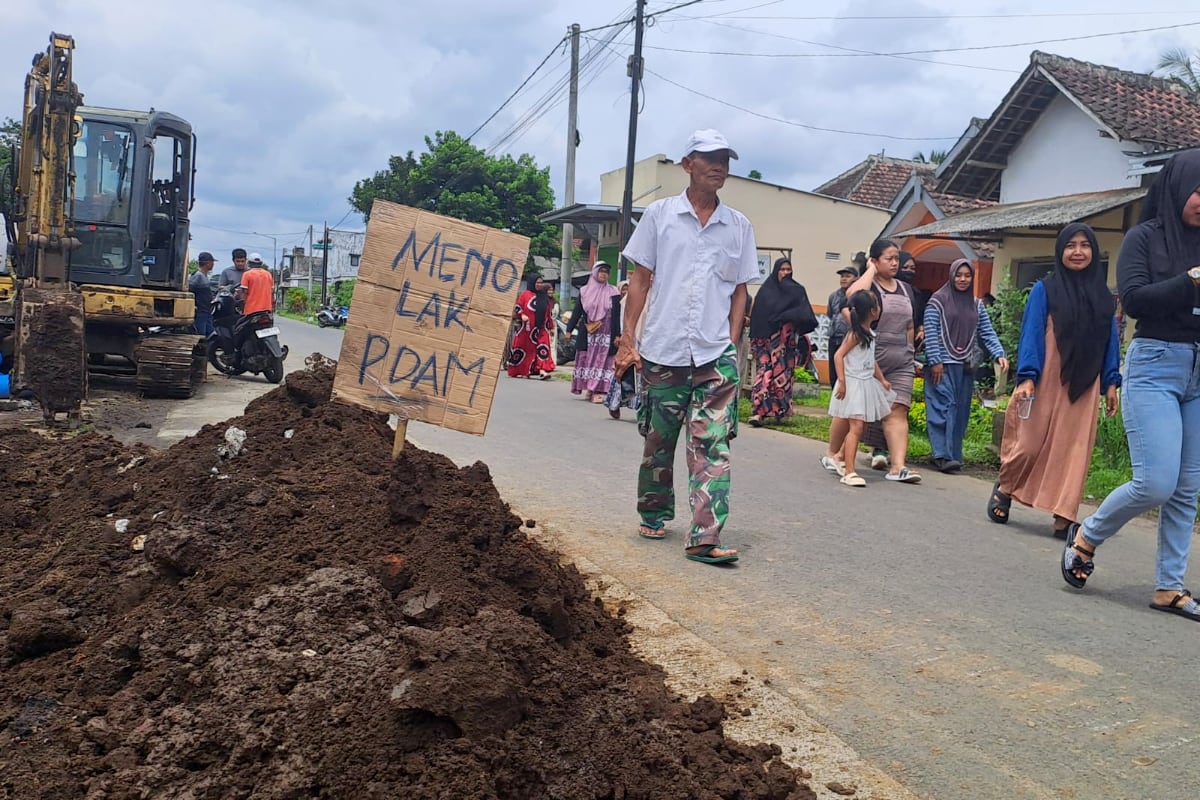 Aksi unjuk rasa warga Desa Putukrejo, Kecamatan Gondanglegi, terkait keberatan terhadap pembangunan SPAM Sumber Wadon area Sumber Sirah. (ist) Warga Desa Putukrejo Tolak Pembangunan SPAM di Sumber Wadon Area Sumber Sirah