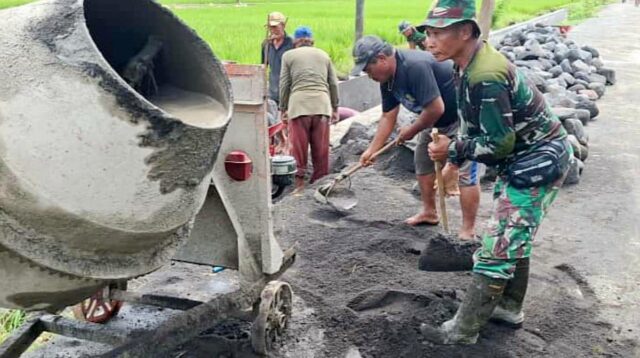 Satgas TMMD 126 Lanal Malang Genjot Pembangunan Irigasi di Desa Lebakharjo