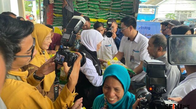Gubernur Khofifah Sebut Pasar Murah Berorientasi Stabilisasi Harga Barang Kebutuhan Pokok
