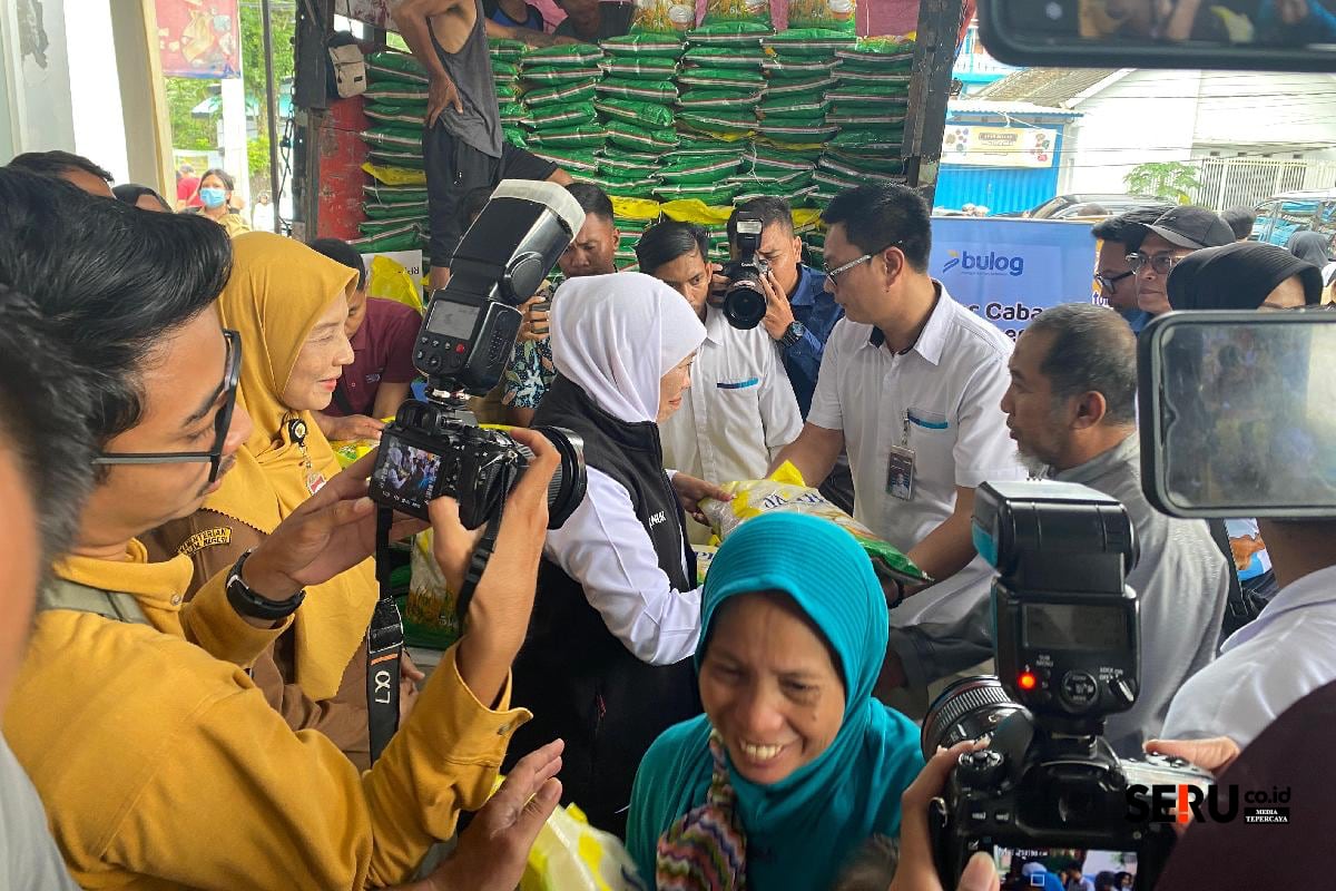 Gubernur Khofifah Sebut Pasar Murah Berorientasi Stabilisasi Harga Barang Kebutuhan Pokok