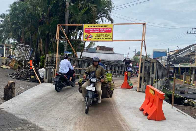Jembatan Bailey Sonokembang Dilintasi R2 dan R4, Pengendara Wajib Patuhi Aturan