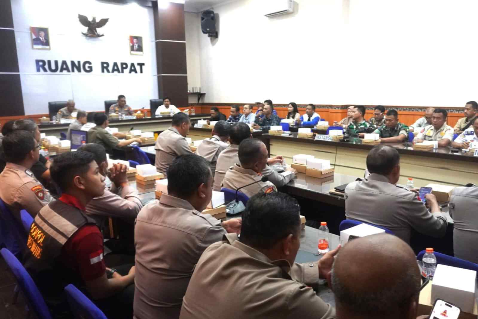 Kegiatan rapat koordinasi (Rakor) seluruh unsur terkait pengamanan pertandingan Arema FC vs Persija Jakarta di Polres Malang. (Ist_11zon 1.700 Personel Gabungan Amankan Jalannya Pertandingan Arema FC Vs Persija Jakarta