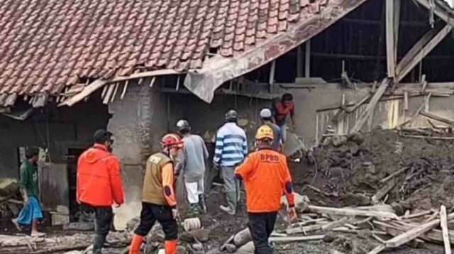 959 Jiwa Terdampak Erupsi Gunung Semeru, Tiga Diantaranya Alami Luka Bakar