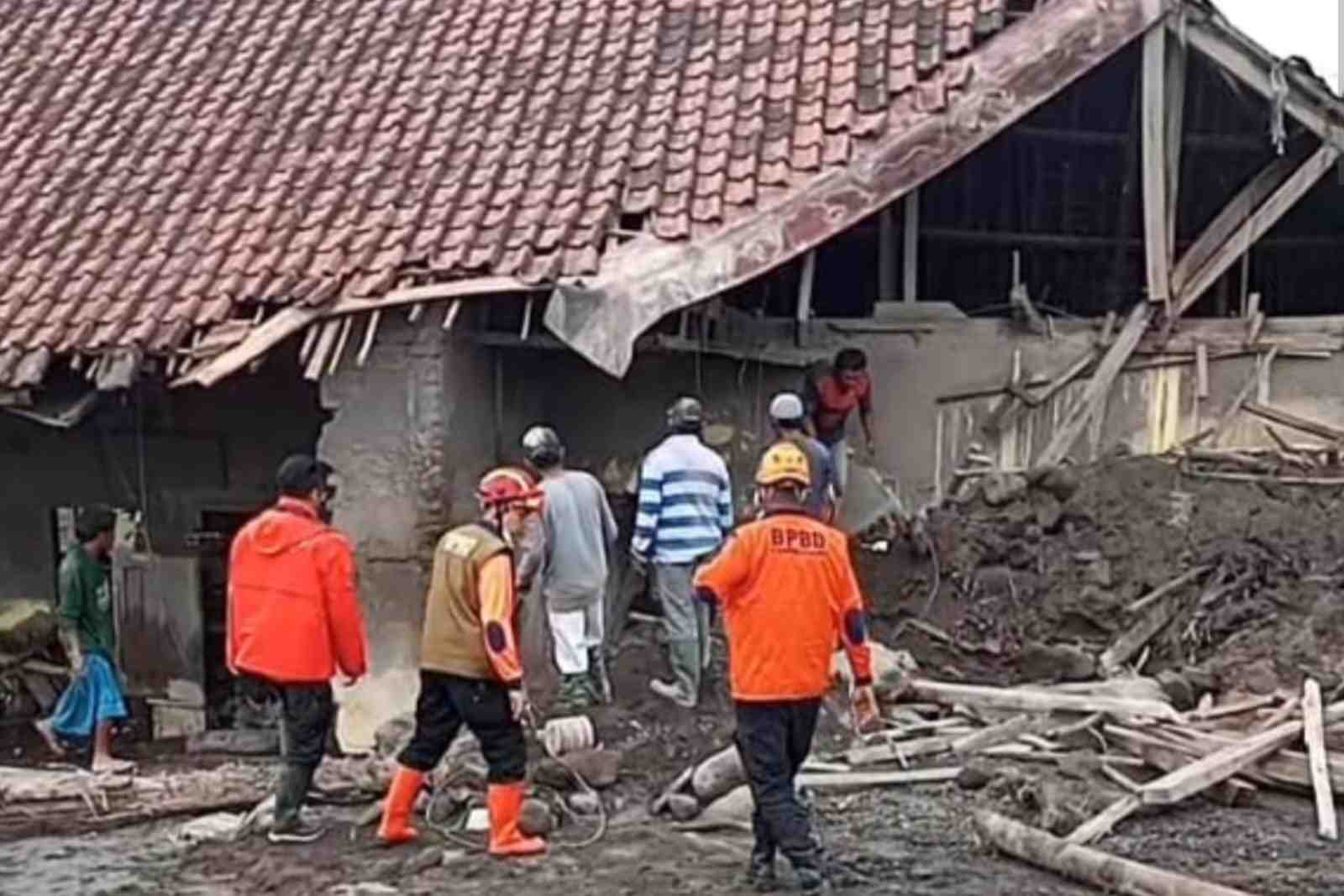 959 Jiwa Terdampak Erupsi Gunung Semeru, Tiga Diantaranya Alami Luka Bakar