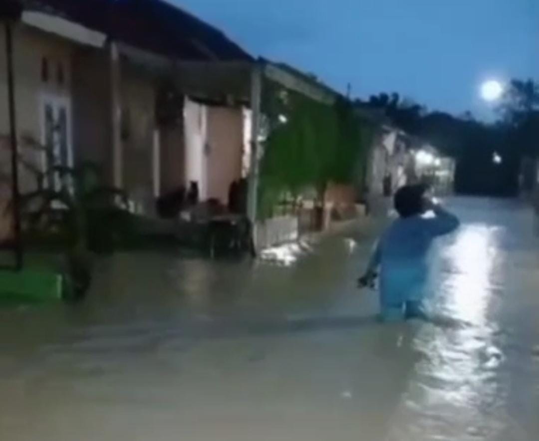 Kondisi royal Panglegur saat terdampak Banjir. (Seru.co.idudi) Perumahan Baru Royal Panglegur di Pamekasan Kebanjiran, Warga Pertanyakan Sistem Pengelolaannya