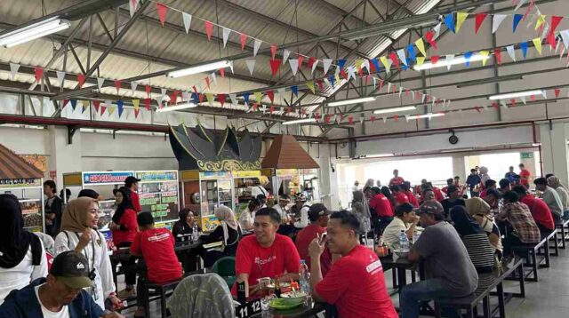 Peserta ICCF 2025 Singgah di Zona Kuliner Pasar Among Tani, Pedagang Diuntungkan