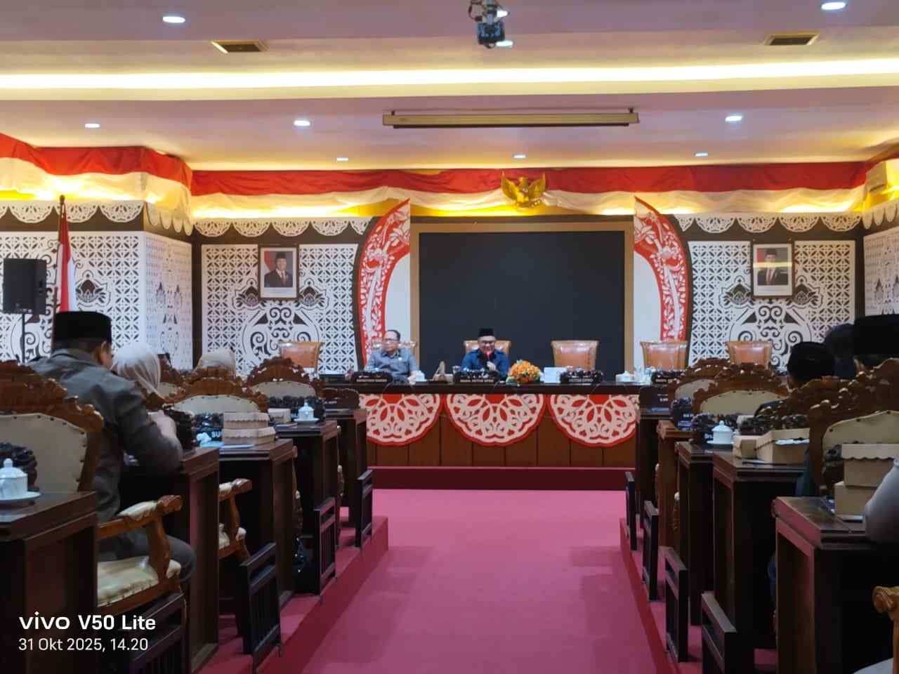 Rapat Paripurna DPRD Nganjuk 2_11zon (1) Sahkan Propemperda, DPRD Nganjuk Tetapkan 10 Raperda Dalam Prioritas Pembahasan di 2026