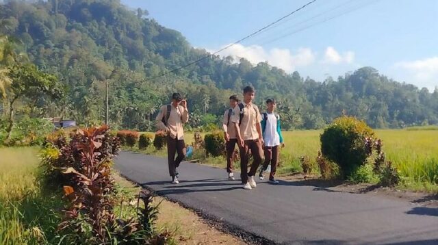 TMMD ke-126 Kodim 0818 Aspal Jalan Mulus, Akses Warga Lebakharjo Lebih Lancar