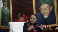 Wali Kota Eri Ajak Warga Surabaya Waspadai Bahaya Hujan Mikroplastik