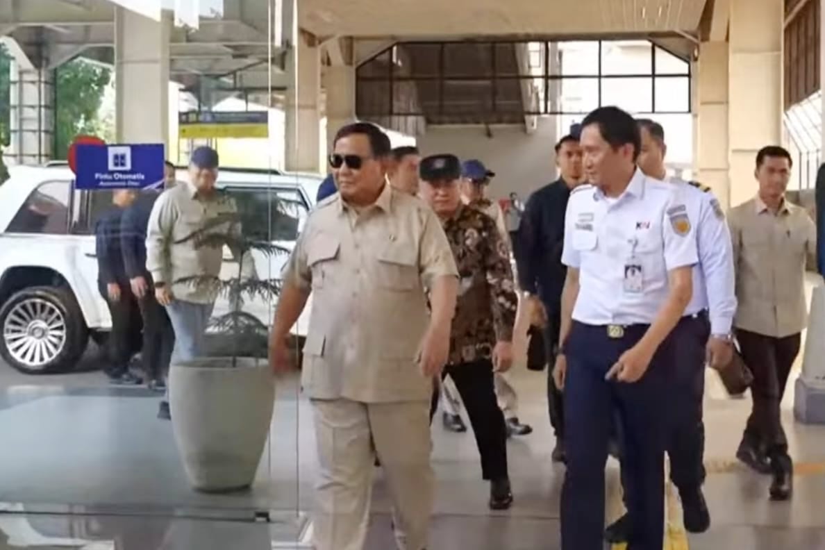 Presiden Prabowo siap pasang badan untuk polemik Whoosh. (ist/ Youtube Setpres RI) Prabowo Pasang Tameng untuk Whoosh dan Siap Diperpanjang hingga Banyuwangi