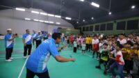 Wali Kota Batu Nurochman saat menyapa peserta turnamen dari kalangan pelajar. (Ist) Pemkot Batu Terus Geber Sport Tourism Lewat Wali Kota Batu Open 2025