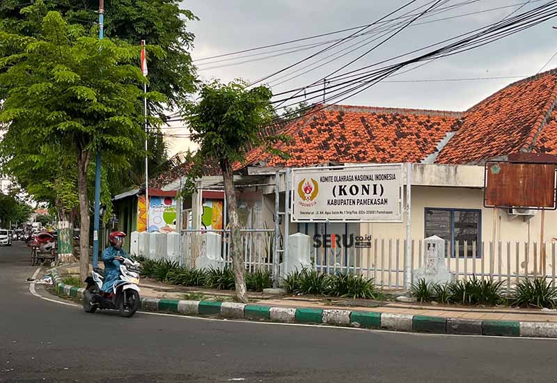 WhatsApp Image 2025-11-07 at 13.41.44_cb896f29 Jelang Musorkab, Mantan DPRD Pamekasan Hj. Faruk Maju Tantang Kursi Ketua KONI Pamekasan